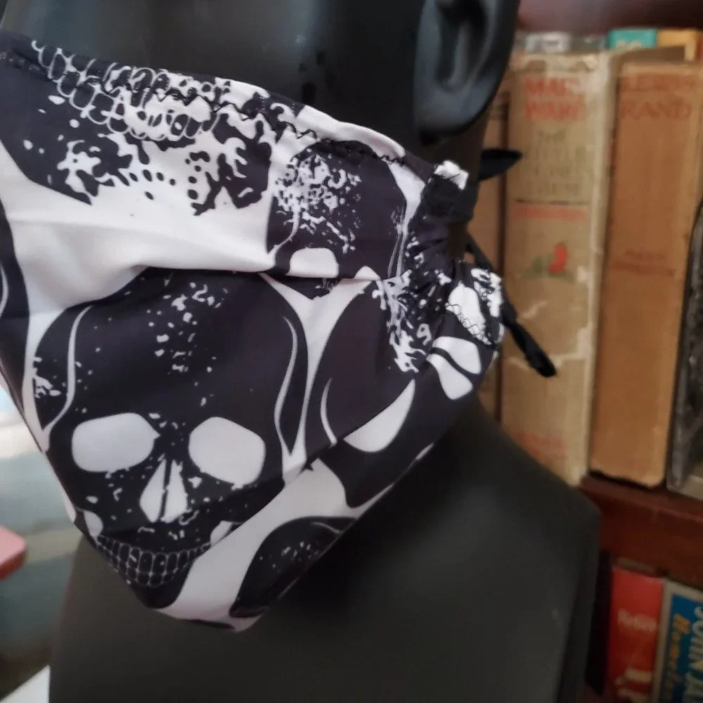 Black & White Face Mask with Filters Skulls